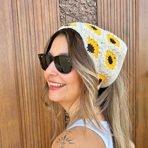 Crochet Sunflowers Granny Square Bandana, Boho Vintage Flower Hair Kerchief, Women’s Headband,Crochet Cotton Headband, Gift for Her